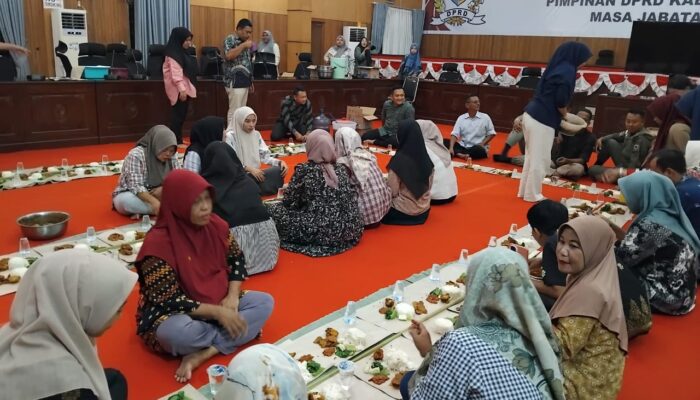 Ayam Penyet, Semur Jengkol Warnai Makan Bersama Di Sekwan DPRD Batubara