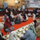 SUASANA makan siang bersama di lingkungan kerja Sekwan DPRD Kabupaten Batubara sekaligus menutup makan siang bersama menjelang puasa Ramadhan 1466 H. Waspada/Iwan Has