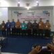 KETUA Ikatan Media Online (IMO) Sumut HA. Nuar Erde, Dewan Pembina Datu’ Aidil, Pemimpin Umum Media Online BBISiber.co.id Harun Al Rasyid, Sekretaris Kominfo Sumut Ayub Basuki, Wakil Walikota Tanjungbalai terpilih, Fadly Albina, berfoto bersama dalam acara peluncuran media online BBISiber.co.id di Aula Universitas Deztron Indonesia di Medan hari Sabtu (1/2). Waspada/Partono Budy