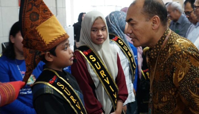Dokter Dan Perawat RS Adam Malik Peringati Hari Kanker Anak Bersama Pasien