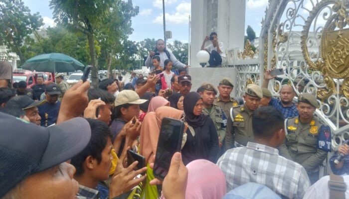 Belum Bertugas Bobby Nasution Sudah Dapat Desakan Masyarakat