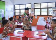 Penguatan Literasi di Sekolah, Mendikdasmen Abdul Mu'ti Kunjungi Sekolah di Maluku Utara