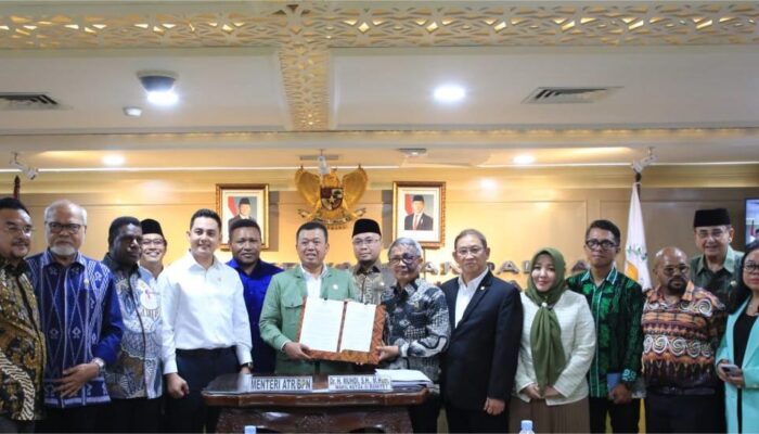 Pagar Laut Tidak Hanya Mengganggu Ekosistem, Tetapi Juga Merampas Hak Masyarakat