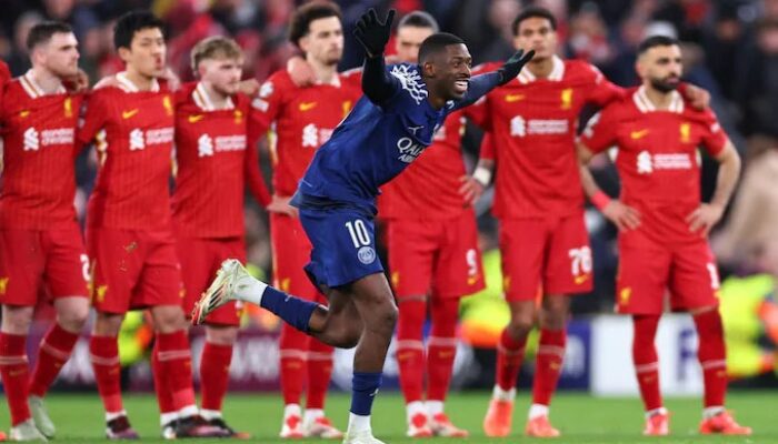 Les Parisiens, Liverpool Layak Lolos