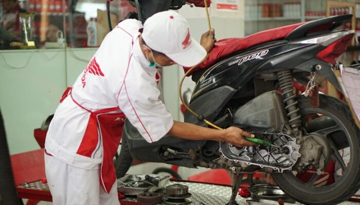 Merawat Komponen CVT Motor Matic