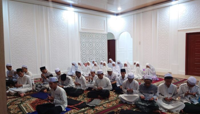 Santri Pondok Pesantren Ulumul Qur’an Safari Ramadhan