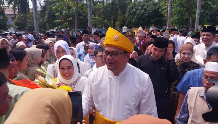 Seribuan Warga Sambut Kedatangan Bupati-Wakil Bupati Deliserdang