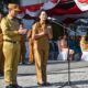 WAKIL Bupati Humhahas Yunita Rebekka Marbun bersama Bupati Oloan Paniaran Nababan menyampaikan sambutan dalam apel pagi ASN lintas OPD dan Kepala Desa di Lapangan Kantor Bupati Humbahas. Waspada/Andi Siregar
