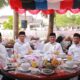 Bupati Aceh Barat Tarmizi , Wakil Bupati Said Fadheil, mantan Pj Bupati Mahdi Efendi tengah dan mantan Pj Bupati Azwardi kiri dalam buka Puasa bersama di pendopo Aceh Barat, Senin (3/2).(Waspada/Muji Burrahman)
