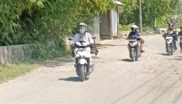Jalan Garot-Sigli Seperti Tak Bertuan