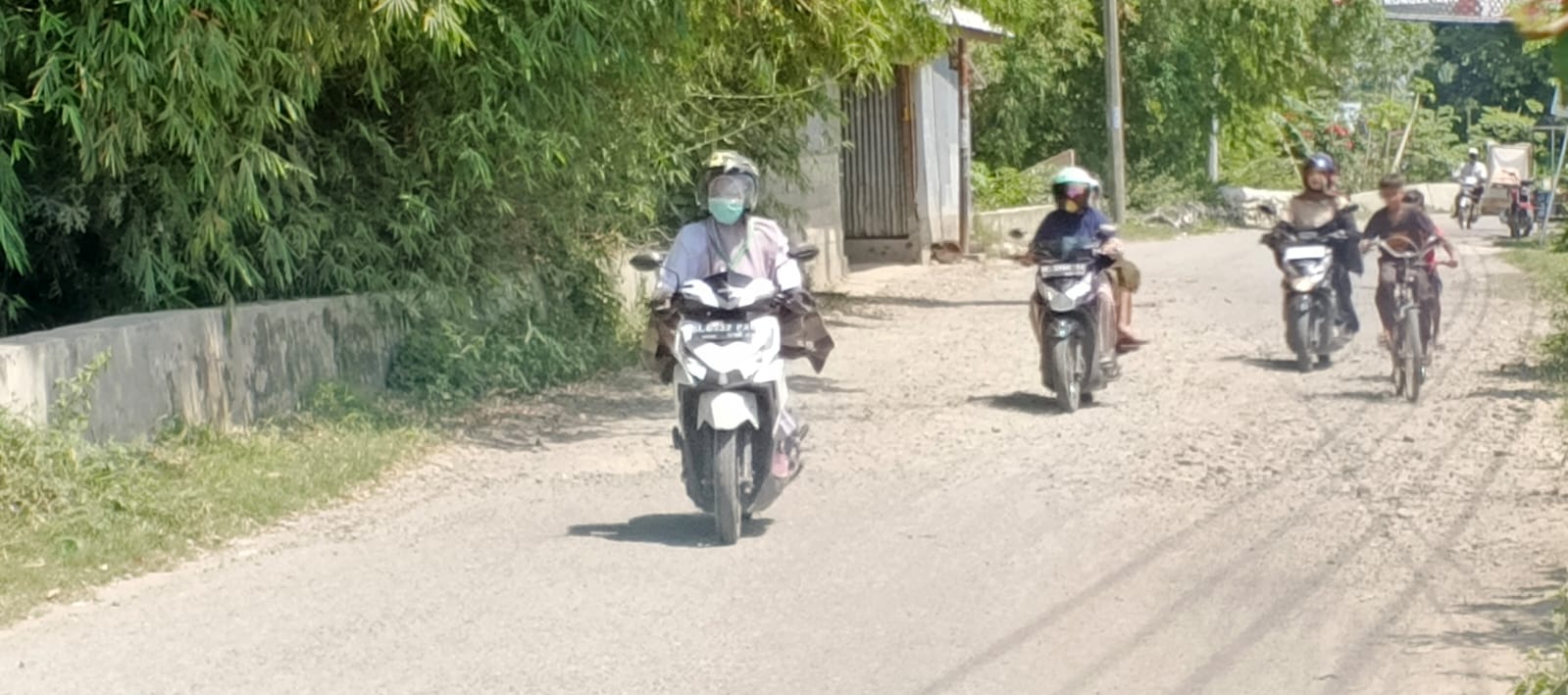 Jalan Garot-Sigli Seperti Tak Bertuan