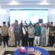 Kapolres Simalungun berbaur dengan pejabat dan tokoh masyarakat adalam acara silaturahmi dan buka puasa bersama di pendopo rumah dinas bupati Simalungun di Pamatangraya, Senin (3/3).(Waspada/ist).