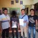 Tersangka RM bersama barang bukti sabu seberat 1 kg yang diamankan petugas Polsek Kita Baro Polresta Banda Aceh. (Waspada/Zafrullah)