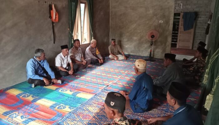 Polsek Barteng Dampingi PT GPN Santuni Keluarga Korban Kecelakaan Kerja