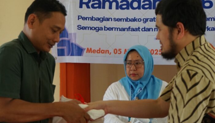 RSU Sufina Aziz Bagikan Sembako Gratis Untuk Para Pekerja dan Dhuafa di Sekitar RS