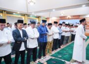 Salat Tarawih Dengan Jajaran Medan Sunggal, Rico Waas: Mari Berdoa Dan Satukan Frekuensi Bangun Medan