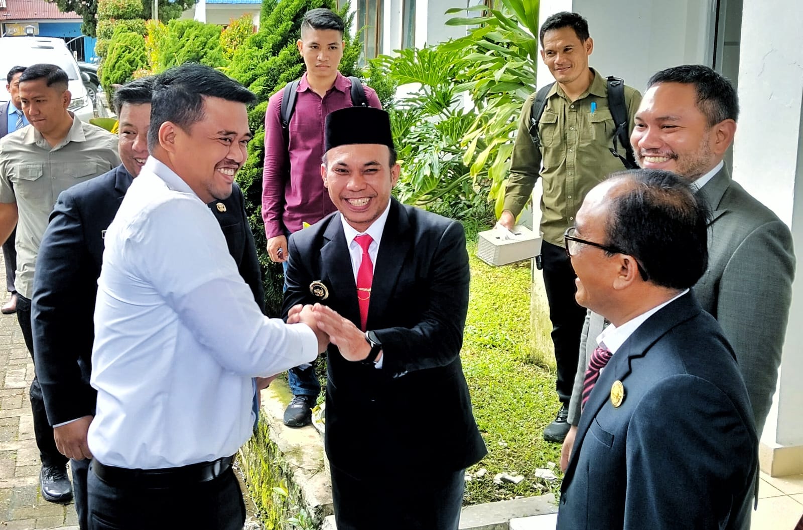 Wakil Bupati Simalungun Hadiri Perayaan Hari Jadi Ke-21 Kabupaten Samosir Wakil Bupati Simalungun Hadiri Perayaan Hari Jadi Ke-21 Kabupaten Samosir