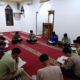 Personel Polres Sibolga melaksanakan kegiatan Safari Ramadhan di Masjid Nurul Ikhlas Aspol Kota Sibolga, Rabu (5/3). Waspada/ist