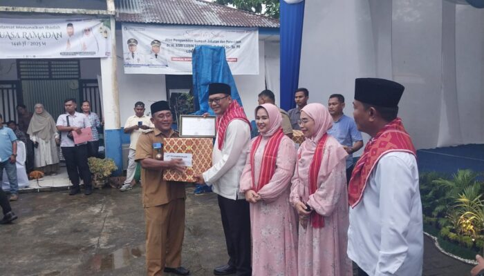 Asri Ludin Tambunan Serahkan Penghargaan Kepada Desa Peraih PBB Terbaik