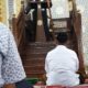 Abu Dayah Manyang Puskiyai Aceh Tgk H Farmadi ZA MSc, saat menjadi khatib jumat di Masjid Agung Baitu Ghafur Abdya. Jumat (7/3). Waspada/Syafrizal