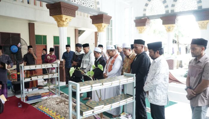 Takziah Ke Kediaman Abu Kuta Krueng, Bupati Abdya Sampaikan Bela Sungkawa Mendalam