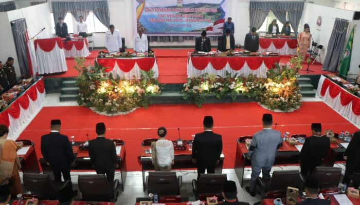 Catatan Panjang Kabupaten Toba Dibacakan Pada Paripurna DPRD