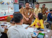 Sidak Disdukcapil, Rico Waas: Petugas Harus Beri Pendampingan Agar Masyarakat Tidak Bingung