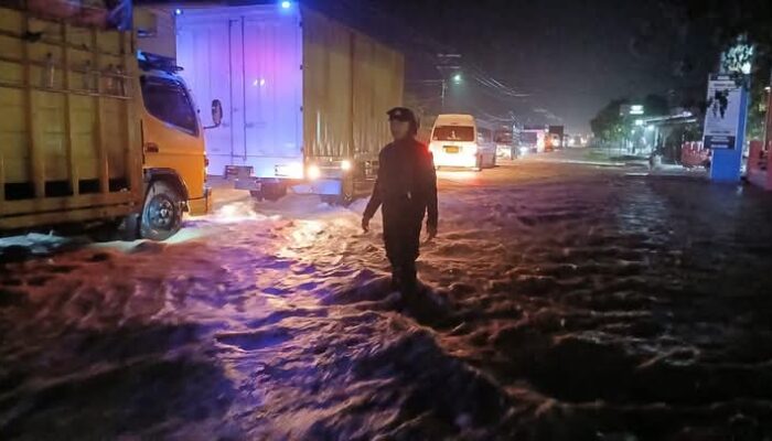 Gampong Ladang Rimba Diterjang Banjir, Transportasi Tapaktuan-Medan Lumpuh