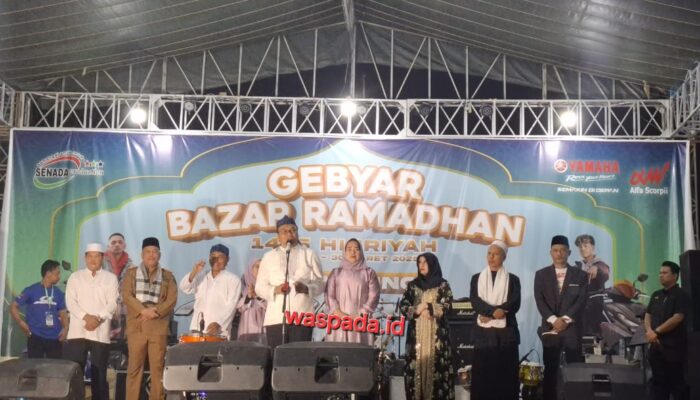 Bazar Ramadan Di Tanjungmorawa, Asri Ludin Tambunan Berangkatkan Umrah Tokoh Masyarakat