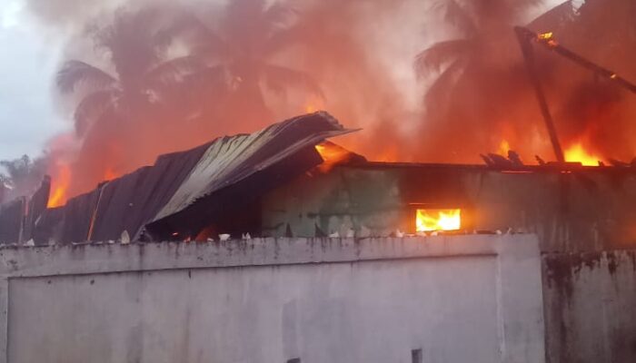Tiga Rumah Warga Manyak Payed Dilahap Si Jago Merah