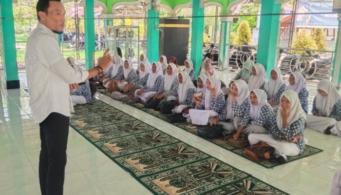 PWI Roadshow Ke SMKN 6 Dan SMAN 2 Langsa