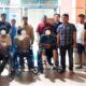 TIM Sikat Bandit bersama ketiga palaku pencurian usai mendapatkan perawatan medis di RSUD Kabanjahe. Waspada/ Micky Maliki.
