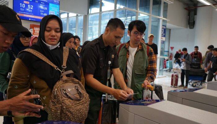KA Bandara Tambah Petugas CSM Selama Angkutan Lebaran 2025
