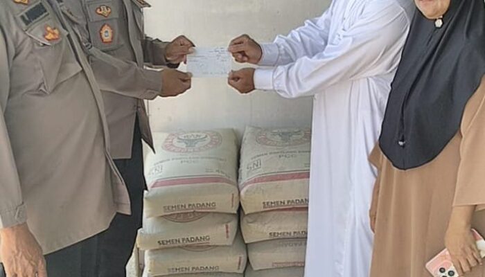 Polres P.Siantar Salurkan Bantuan Ke Masjid