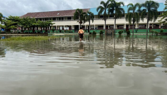 SDN 07 Kotapinang Kebanjiran, Siswa Terpaksa Dipulangkan