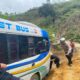 PERSONEL Satlantas Polres Humbahas bantu kelancaran Lalulintas di lokasi titik longsor. Waspada/Ist