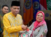 Rektor UMSU Bagikan 766 Bingkisan Ramadhan 1446 H