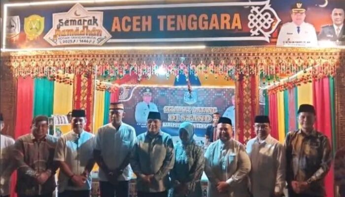 Dandim 0108/Agara Dampingi Pangdam IM Sambangi Stand Aceh Tenggara Di Bazar Banda Aceh