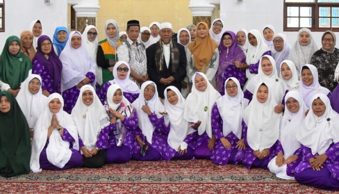 Wakil Wali Kota P. Siantar Tunaikan Salat Tasbih