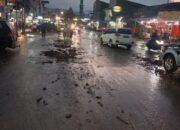 Banjir Lumpur Landa Kawasan Wisata Parapat, Arus Lalulintas Dialihkan