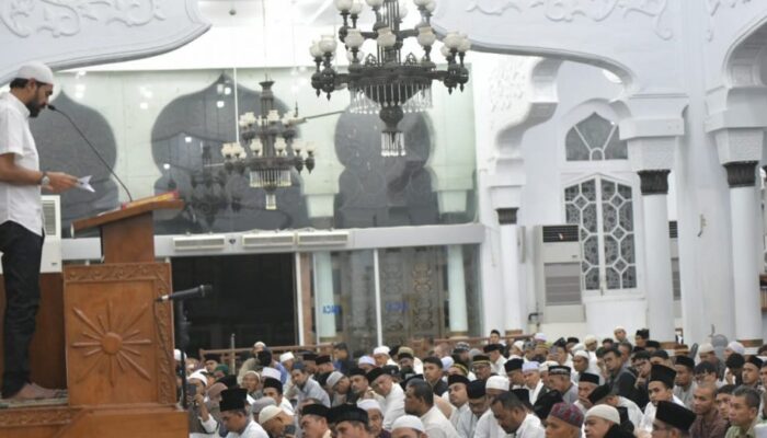 Mualem Launching Instruksi Gubernur Yang Wajibkan ASN Dan Masyarakat Shalat Fardhu Berjamaah