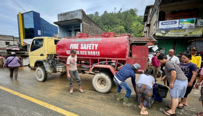 TPL Turut Prihatin, Gercep Bantu Korban Banjir Bandang Parapat