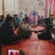 Manajemen PTPN IV Regional I Kebun Sei Kebara saat menyambangi rumah duka salah seorang karyawan yang menjadi korban kecelakaan kerja, Senin (17/3/2025). Waspada/Ist