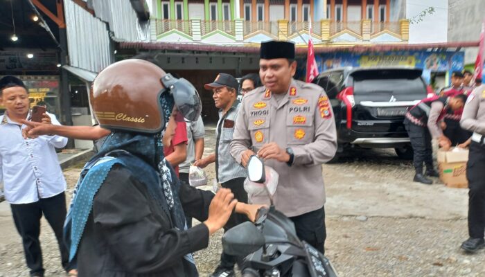 Kapolres Subulussalam Berbagi Takjil