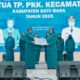 PROSESI pelantikan dan pengukuhan 6 Ketua TP PKK kecamatan oleh Ketua TP-PKK Kabupaten Batubara Henny Heridawaty Baharuddin. Waspada/Ist