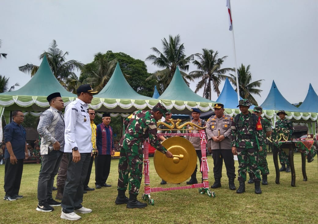 Wabup Palas Hadiri Penutupan TMMD Ke123 Kodim 0212/Tapsel Wabup Palas Hadiri Penutupan TMMD Ke123 Kodim 0212/Tapsel