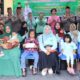 Kapolres Pematangsiantar AKBP Yogen Heroes Baruno (lima kanan) bersama Ketua Bhayangkari Cabang Polres Sandra Yogen (enam kanan), Wakapolres Kompol Henrik Situmorang (empat kanan), para Kabag dan Kasat menyerahkan Infak kepada Yayasan RRABK di ruang lobi Mapolres, Jl. Sudirman, Rabu (19/3) sore.(Waspada-Ist).