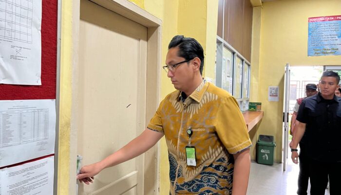 Tidak Becus Laksanakan Tugas, Rico Waas Copot Lurah Tegal Sari Mandala