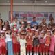 Anggota Komisi X DPR RI, Sabam Sinaga foto bersama dengan Wakil Bupati Toba, Audi Murphy Sitorus dan seluruh undangan, juga anak-anak usai meresmikan Pojok Baca Digital di Lumban Raja Dogor Huta Ginjang, Desa Dalihan Natolu, Kecamatan Silaen, Kabupaten Toba, Sabtu (22/03).Waspada/Ist