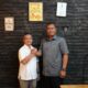 Direktur Utama Badan Pelaksana Otorita Danau Toba (BPODT), Jimmy Bernando Panjaitan, foto bersama dengan Bupati Toba, Effendy Napitupulu usai membahas strategi pengembangan Destinasi Pariwisata Super Prioritas (DPSP) Danau Toba di Porsea, Kab. Toba, Jumat (21/3). Waspada/Ist
